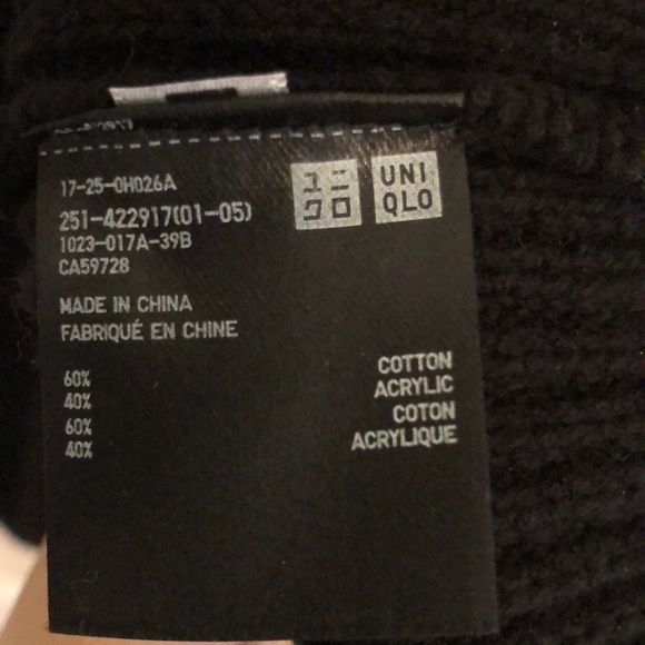 Uniqlo Medium Black V Neck Sweater - Picture 4 of 4